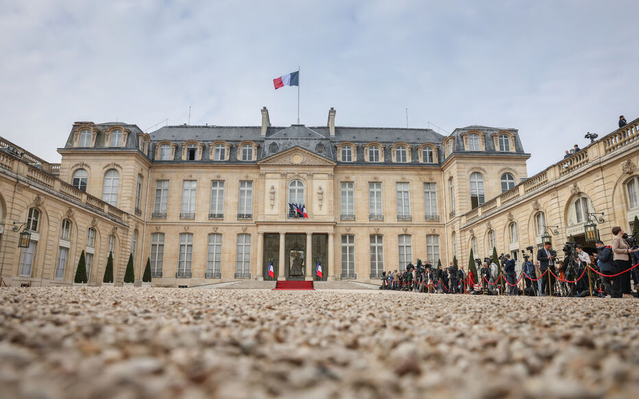 34 prétendants et un Élysée en déclin : la France s&rsquo;engouffre dans une bataille sans issue